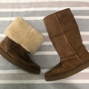Classic UGG tall boot in chestnut size 10
